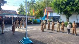 Kegiatan Rutinitas Di Hari Senin Pagi